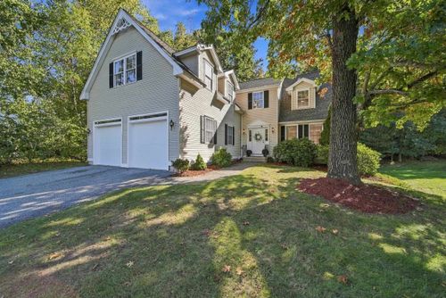 17 Glencliff Way, Nashua, NH, 03063-7008 | Card Image