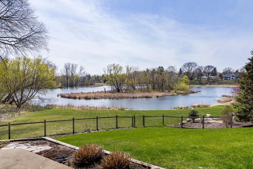 5621 Interlachen Cir, Edina, MN, 55436-1331 | Card Image