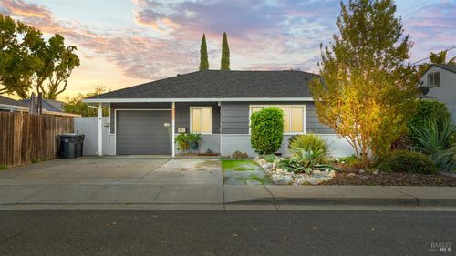 1047 E Tennessee Court, Fairfield, CA, 94533 | Card Image
