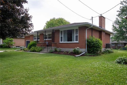 670 Davidson Ave N, Listowel, ON, N4W3B1 | Card Image