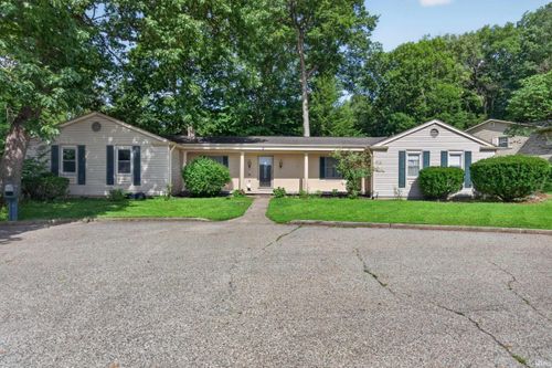 8 Golfview Dr, Logansport, IN, 46947-4104 | Card Image