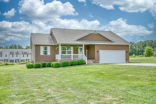 320 Valley Pointe Dr, Baxter, TN, 38544-2901 | Card Image