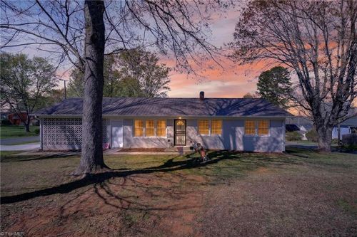 203 Sunrise Ave, Asheboro, NC, 27203-3339 | Card Image