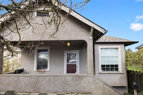 724 Nicol St, Nanaimo, BC, V9R4V1 | Card Image