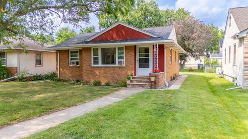 591 36th Ave Ne, Minneapolis, MN, 55418-1228 | Card Image