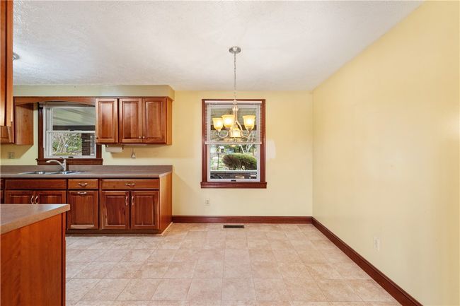 207 Shaffer Ave, House other with 3 bedrooms, 2 bathrooms and 2 parking in Elizabeth PA | Image 12