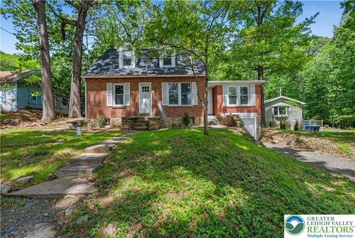 767 E Rock Rd, Allentown, PA, 18103-7526 | Card Image