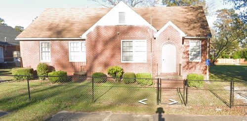 202 S Maple St, Tuskegee, AL, 36083-1809 | Card Image