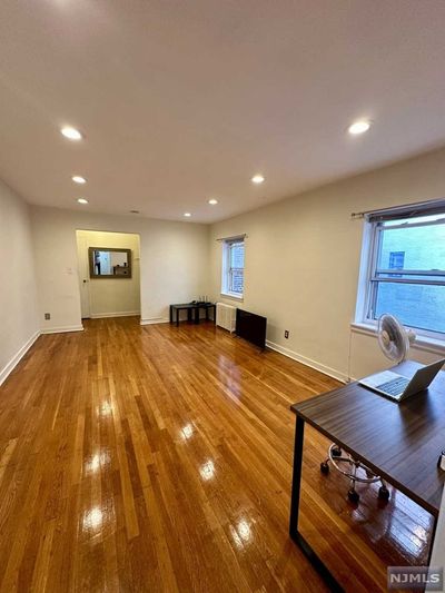 40 Glenwood Avenue, Condo with 0 bedrooms, 1 bathrooms and null parking in Jersey City NJ | Image 3