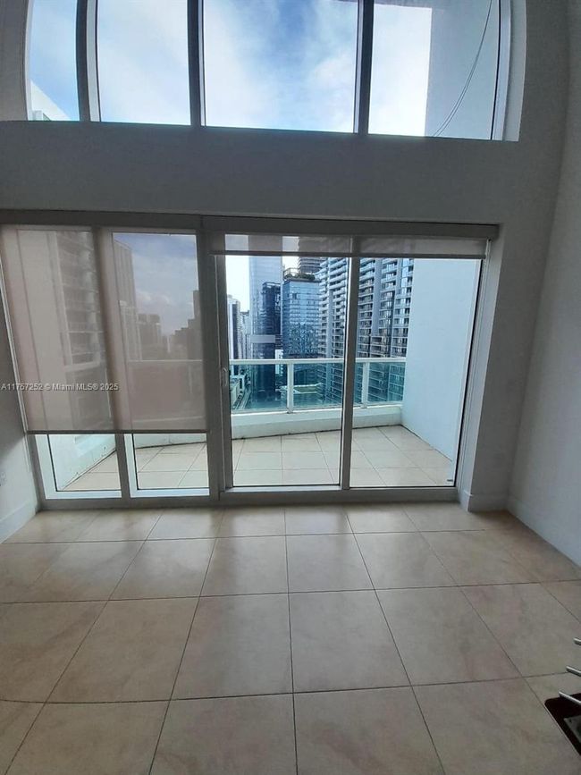 APT-2215 - 41 Se 5 Th St, Condo with 1 bedrooms, 2 bathrooms and null parking in Miami FL | Image 8