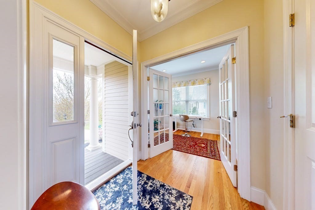 Sunset Ridge Ln, Bolton, MA 01740