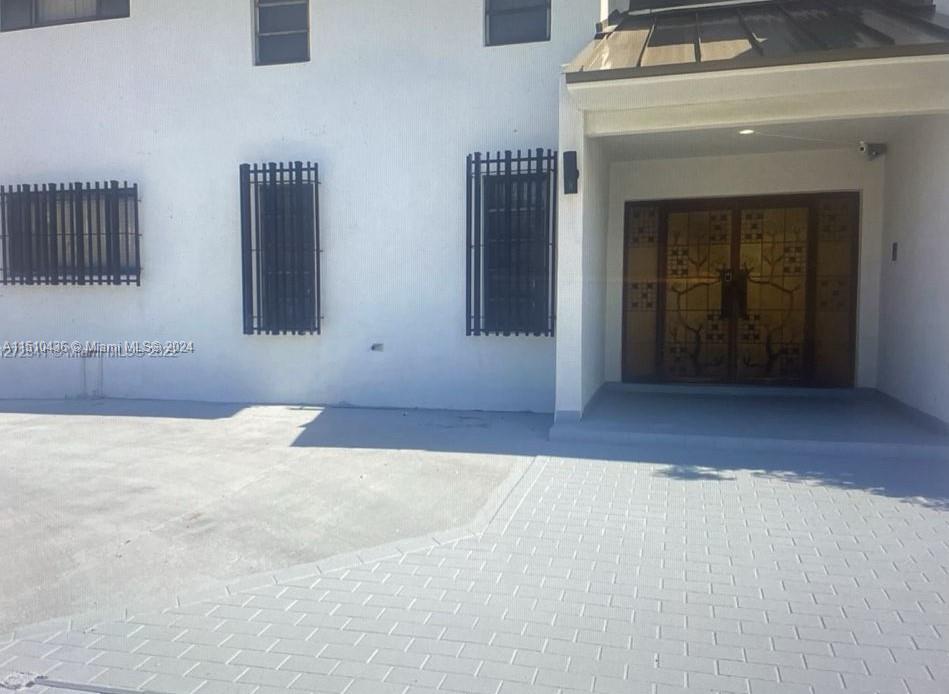 7th St, Miami, FL 33130