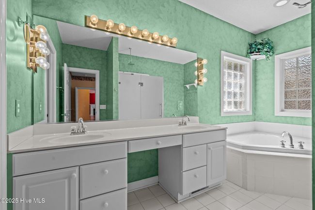 Primary Suite | Image 19