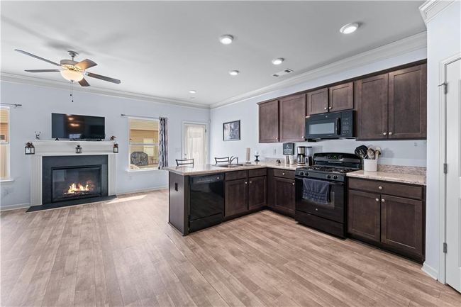 1736 Snapping Ct, Townhouse with 3 bedrooms, 3 bathrooms and null parking in Winder GA | Image 4