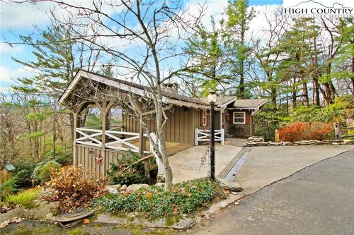 160 Rhododendron Ln, Blowing Rock, NC, 28605-9575 | Card Image