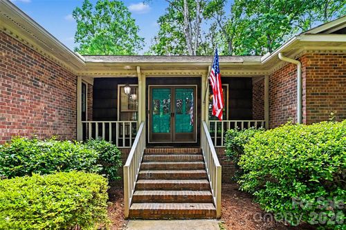5523 Beaver Dam Ln, Mint Hill, NC, 28227-9352 | Card Image
