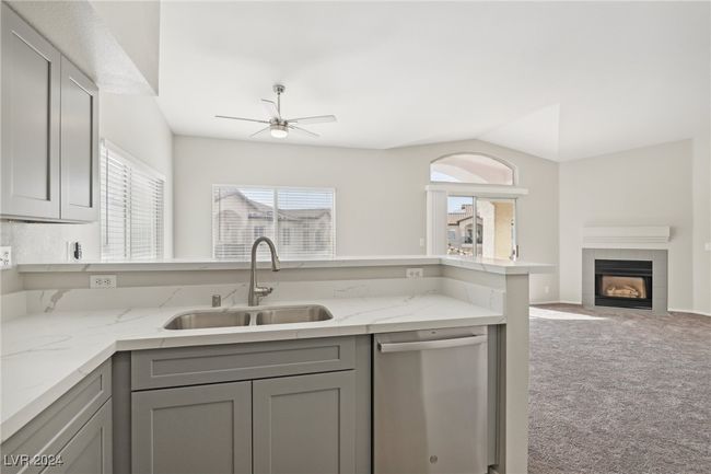 UNIT-201 - 4811 Black Bear Rd, Condo with 2 bedrooms, 2 bathrooms and null parking in Las Vegas NV | Image 4