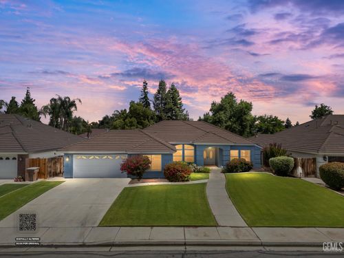 10010 Mountaingate Lane, Bakersfield, CA, 93311 | Card Image