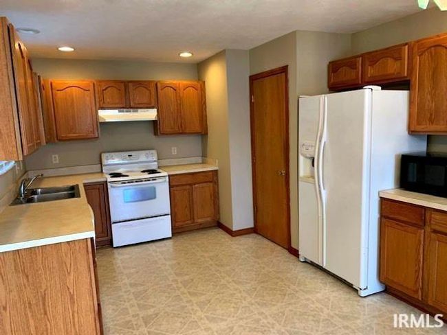 12728 Rolling Meadows Dr, House other with 3 bedrooms, 2 bathrooms and null parking in Evansville IN | Image 7