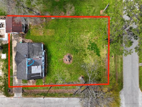 6515 Lloyd St, Houston, TX, 77022-5547 | Card Image