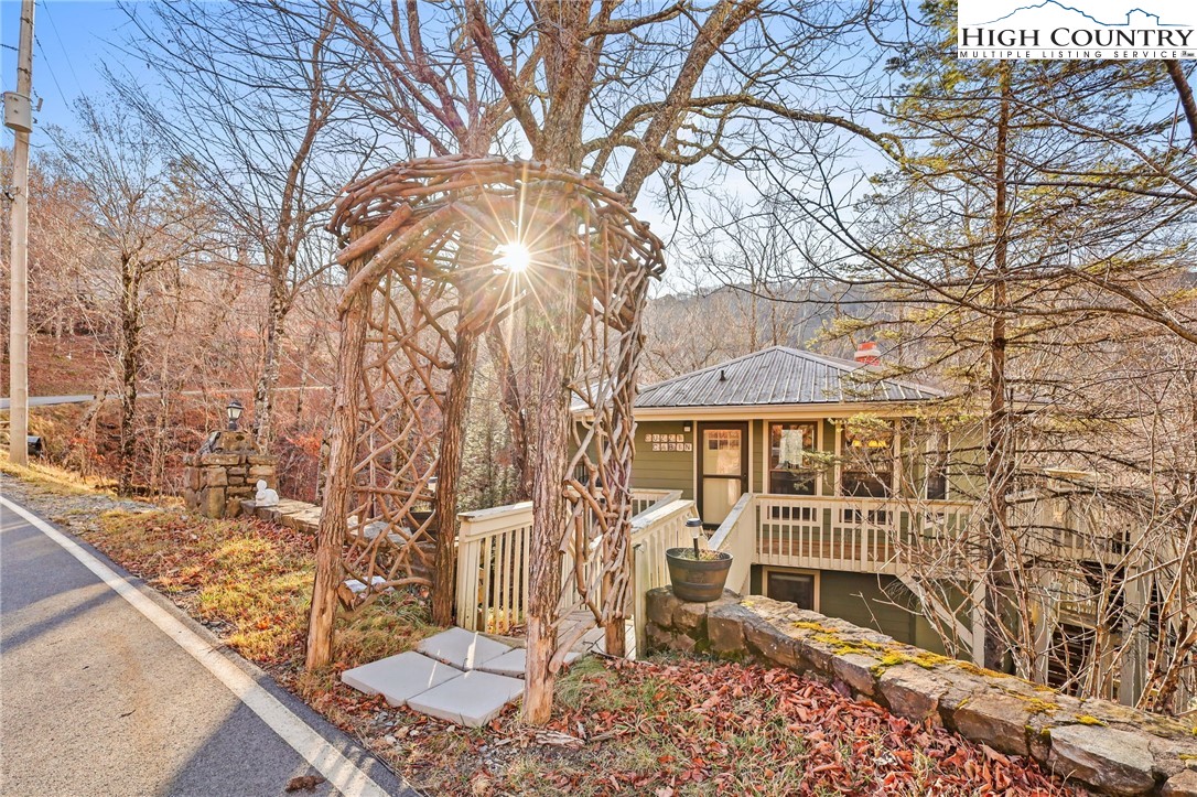 Wedling Weg , Beech Mountain, NC 28604