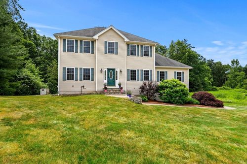 26 Shakespeare St, Tyngsboro, MA, 01879-2735 | Card Image