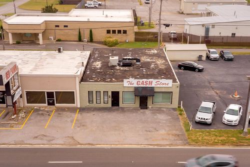 2211 Woodward Ave, Muscle Shoals, AL, 35661-2851 | Card Image