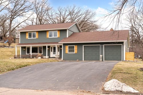 15392 Boulder Creek Dr, Minnetonka, MN, 55345-6512 | Card Image