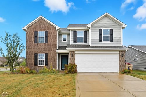 2202 Silver Spoon Dr, Greenfield, IN, 46140-5550 | Card Image