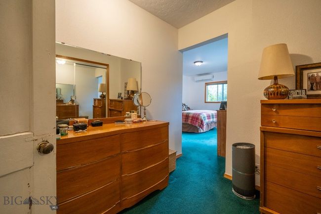 1077 Us Highway 89 S, House other with 3 bedrooms, 3 bathrooms and null parking in Gardiner MT | Image 32