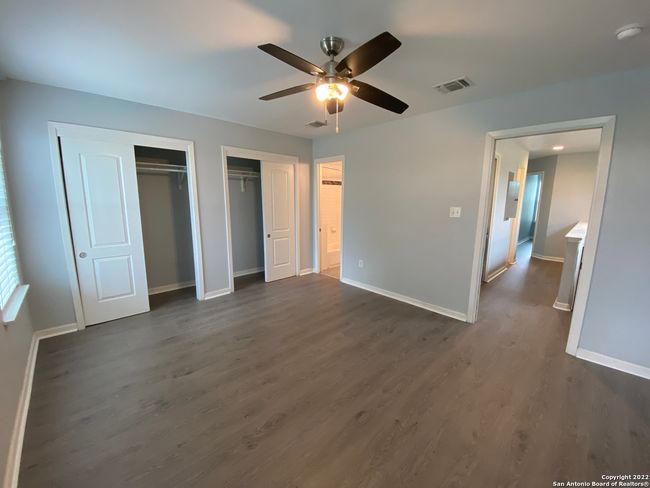 102 - 527 S Olive St, Home with 3 bedrooms, 3 bathrooms and null parking in San Antonio TX | Image 6