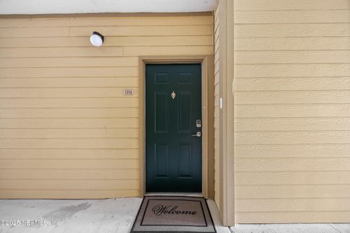 1316-7800 Point Meadows Dr, Jacksonville, FL, 32256-4606 | Card Image