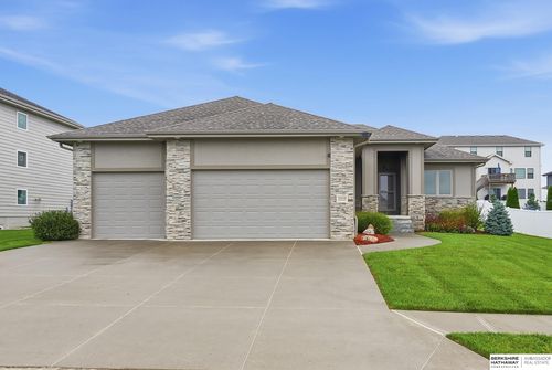 18458 Greenleaf St, Omaha, NE, 68136-1674 | Card Image