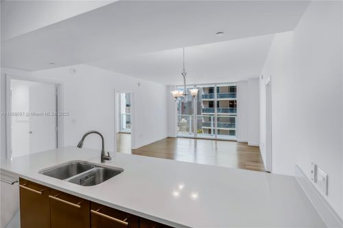 apt-3503-55 Se 6th St, Miami, FL, 33131-2572 | Card Image