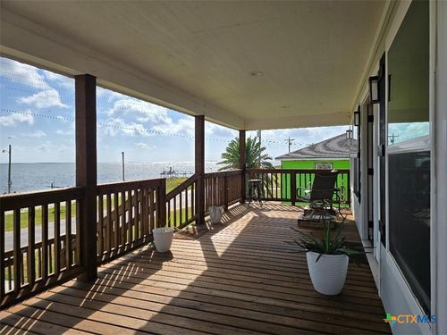 256 S Ocean Dr, Port Lavaca, TX, 77979-6212 | Card Image