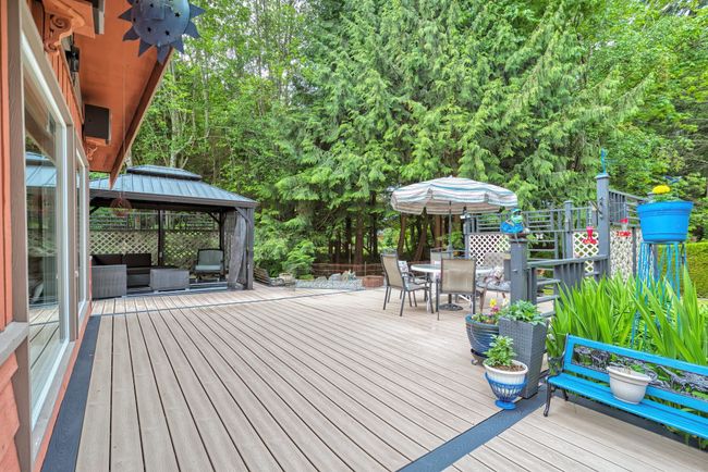 6241 Sechelt Inlet Rd, House other with 3 bedrooms, 2 bathrooms and 5 parking in Sechelt BC | Image 6