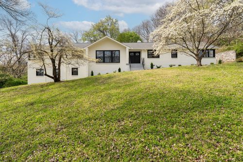 6612 Fox Hollow Rd, Nashville, TN, 37205-3930 | Card Image