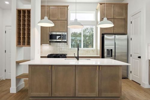 a-2121 Hoskins Dr, Houston, TX, 77080-5421 | Card Image