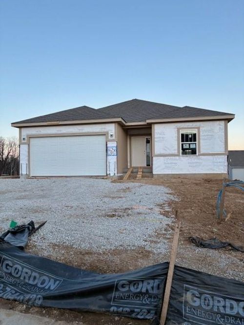 16256 Giorgia St, Parkville, MO, 64152-8773 | Card Image