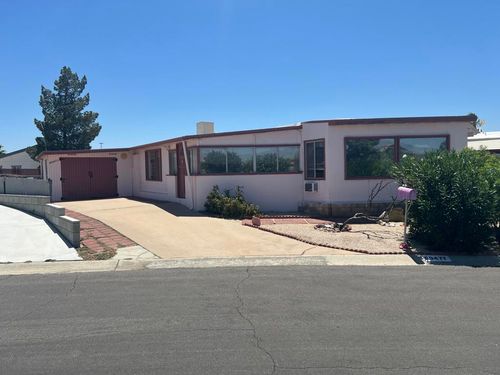 69471 Country Club Dr, Desert Hot Springs, CA, 92241-8223 | Card Image