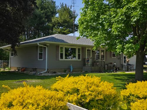 306 N Main St, Arlington, IL, 61312-9225 | Card Image