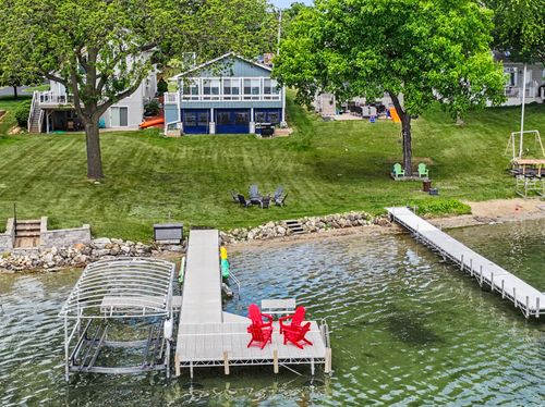 3215 S Browns Lake Dr, Burlington, WI, 53105-7958 | Card Image