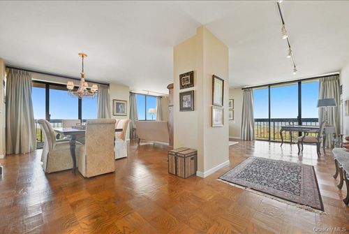 apt-31n-26910 Grand Central Pkwy, Floral Park, NY, 11005-1031 | Card Image