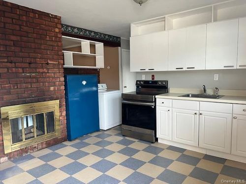 26 Summer Ln, Hicksville, NY, 11801-6327 | Card Image