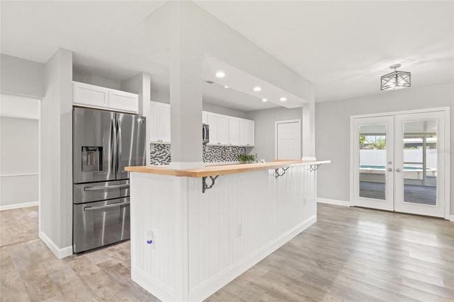 6012 Flora Ter, House other with 3 bedrooms, 2 bathrooms and null parking in APOLLO BEACH FL | Image 8