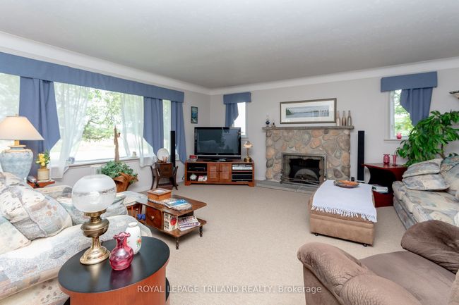 853 Avon Dr, House other with 3 bedrooms, 2 bathrooms and 10 parking in Malahide ON | Image 21