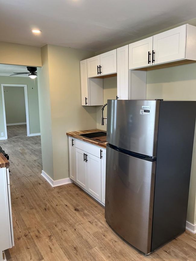 99 Douglas Ave, Home with 1 bedrooms, 1 bathrooms and null parking in Chillicothe OH | Image 4