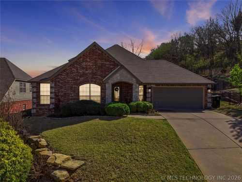 1700 1st St, Broken Arrow, OK, 74012-8475 | Card Image