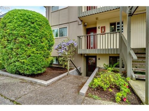 a-4083 Donald St, Eugene, OR, 97405-3986 | Card Image