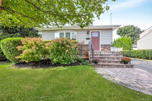 25 Frank Ave, Farmingdale, NY, 11735-5338 | Card Image